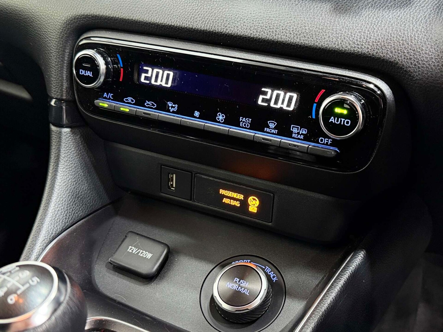 Used Toyota Yaris 2022 for sale - 77535142: Photo 43