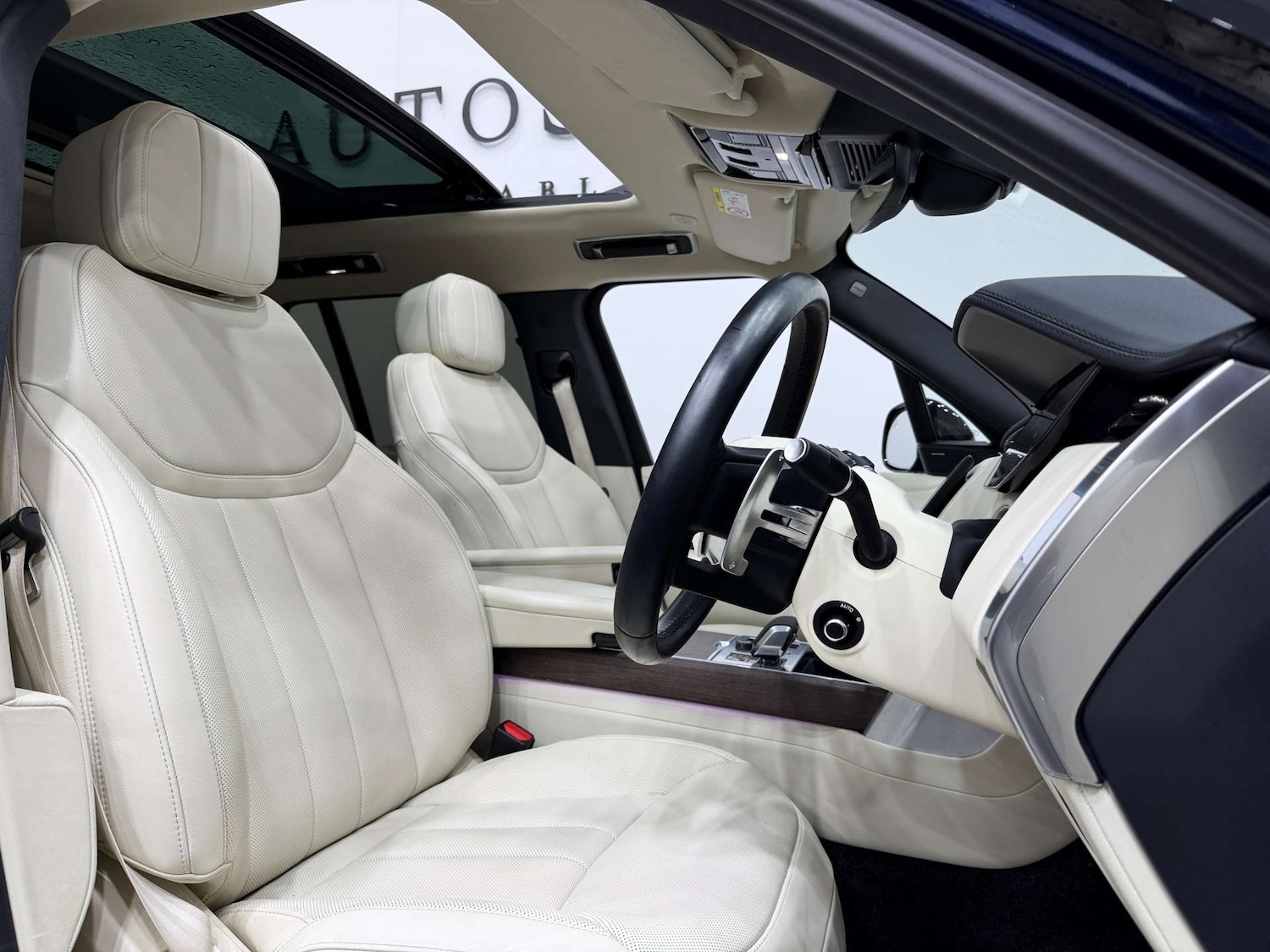 Used Land Rover Range Rover 2022 for sale - 77833875: Photo 2