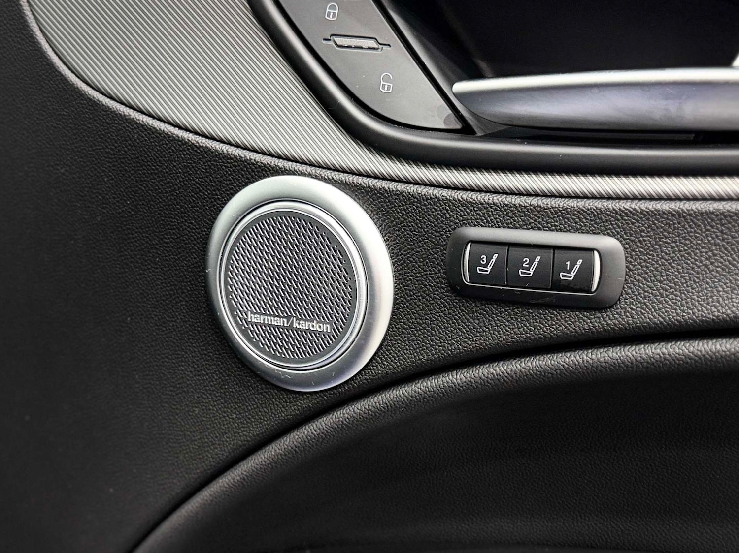 Used Alfa Romeo Stelvio 2021 for sale - 76393378: Photo 37