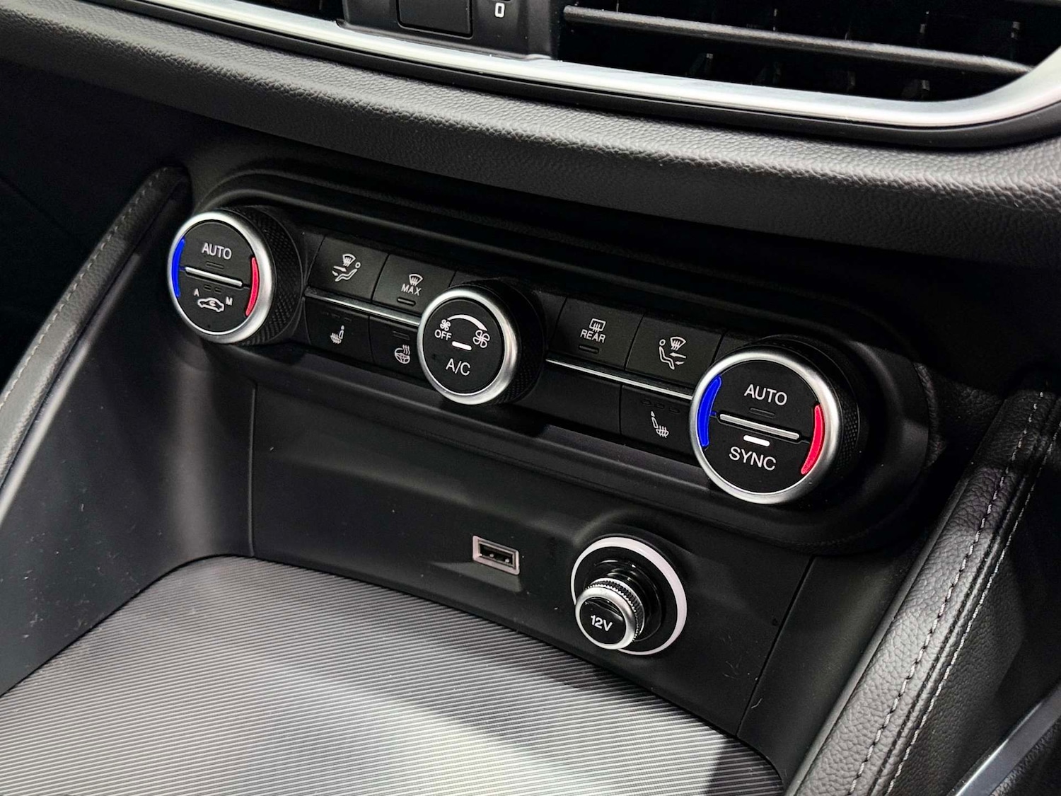 Used Alfa Romeo Stelvio 2021 for sale - 76393378: Photo 46