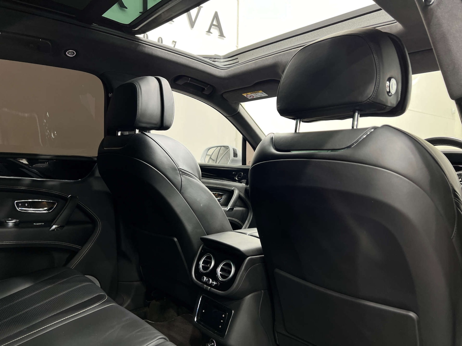 Used Bentley Bentayga 2017 for sale - 77833883: Photo 17