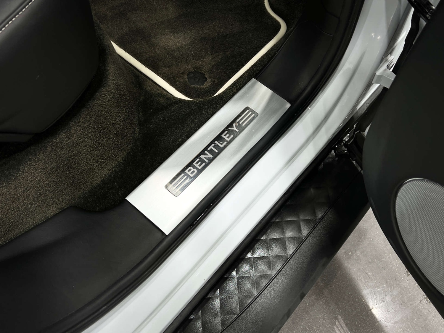 Used Bentley Bentayga 2017 for sale - 77833883: Photo 48