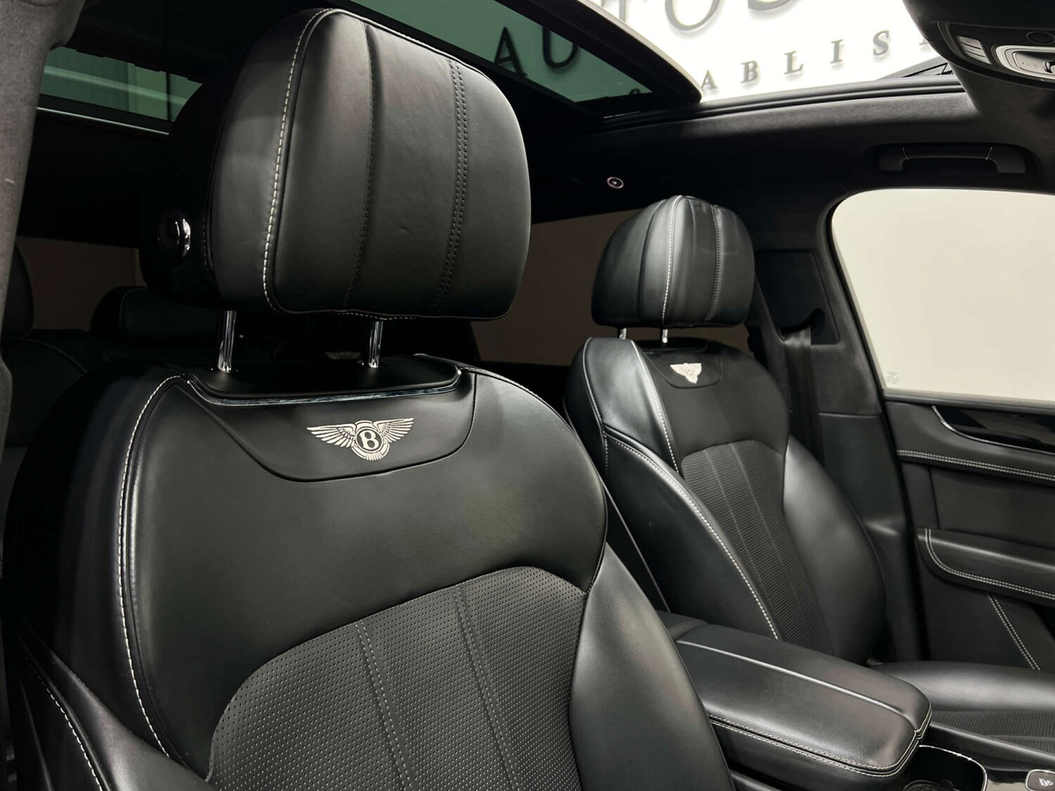 Used Bentley Bentayga 2017 for sale - 77833883: Photo 50