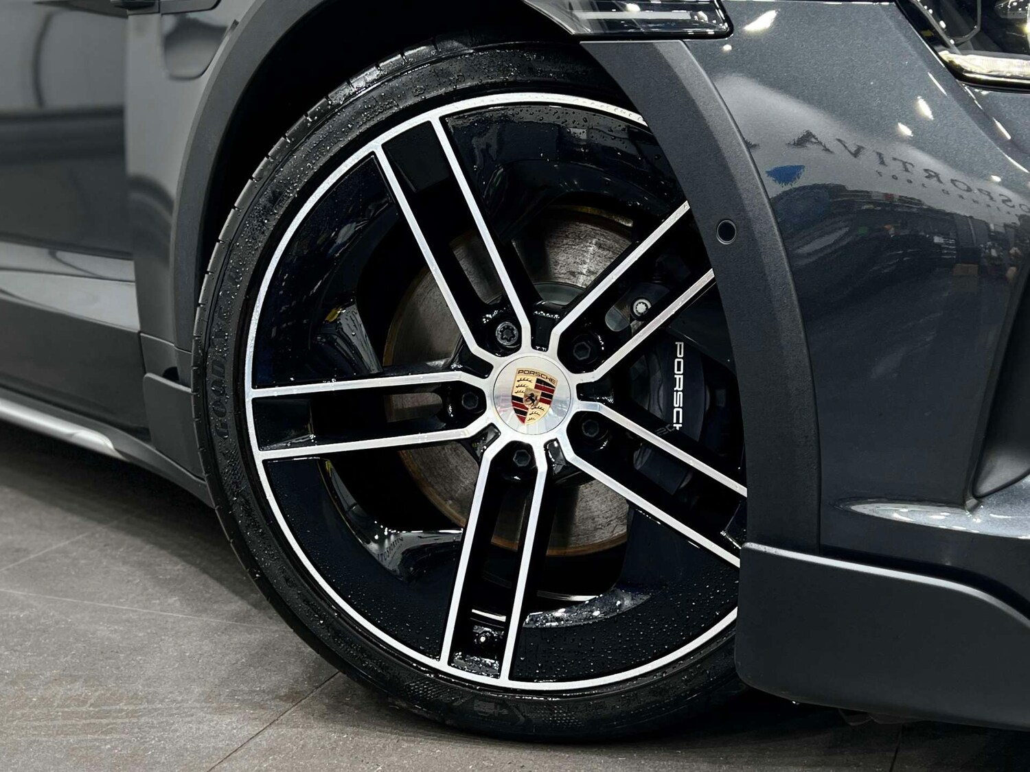 Used Porsche Taycan 2024 for sale - 76220583: Photo 12