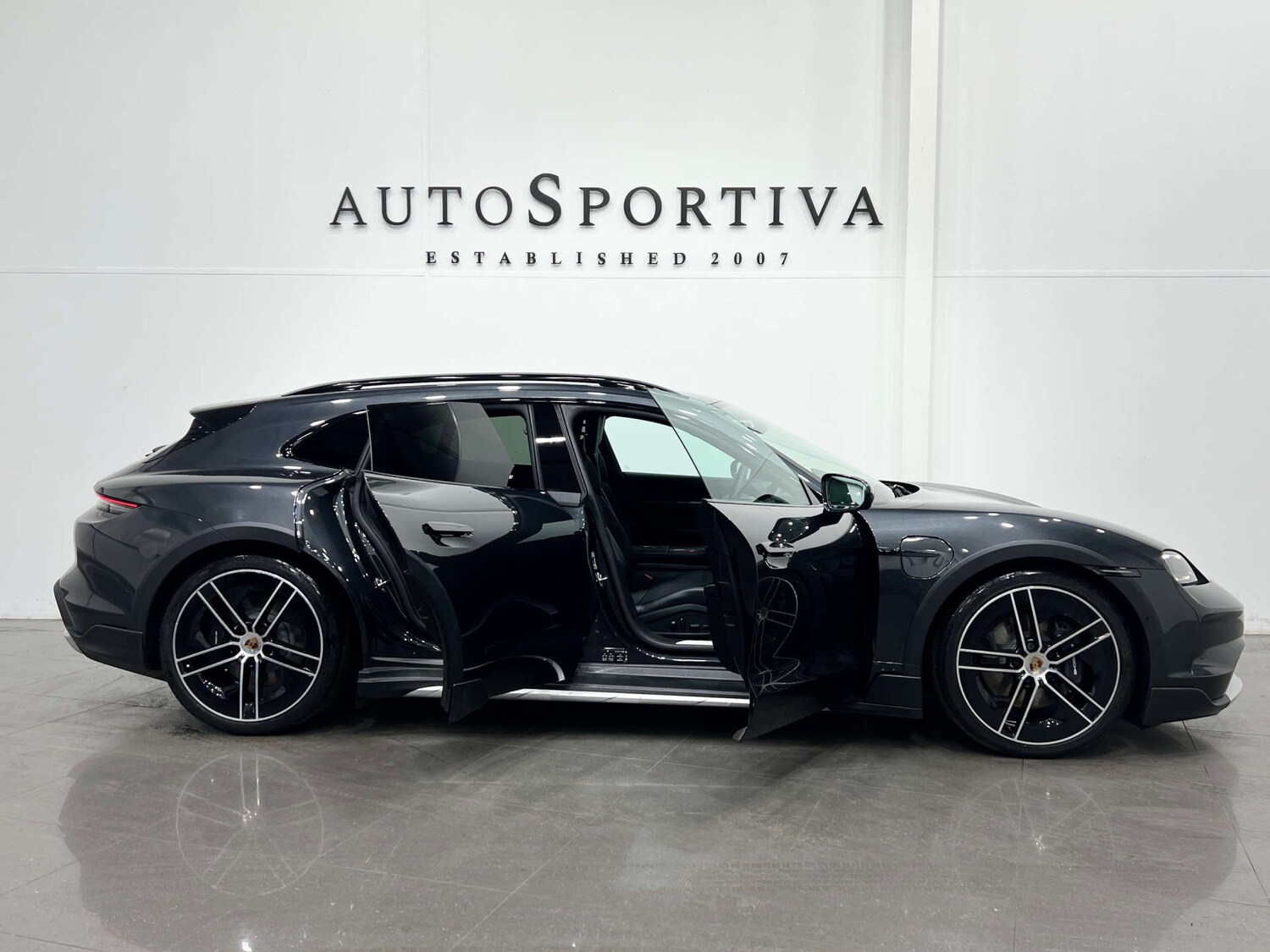 Used Porsche Taycan 2024 for sale - 76220583: Photo 14