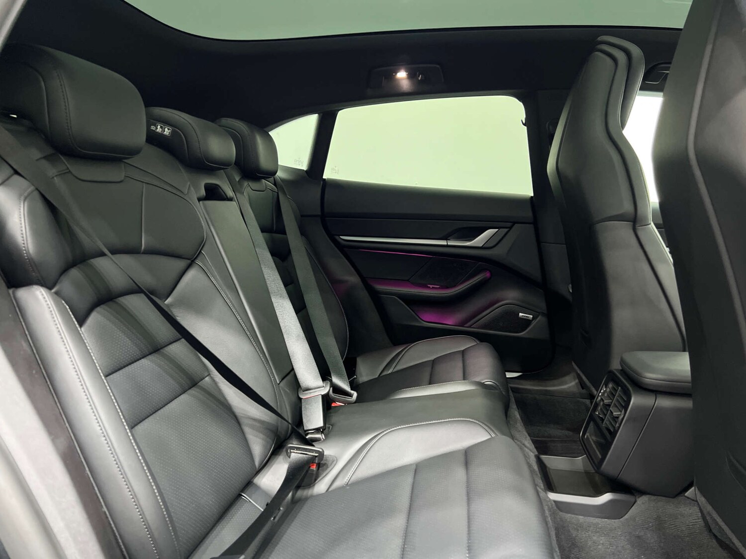 Used Porsche Taycan 2024 for sale - 76220583: Photo 15