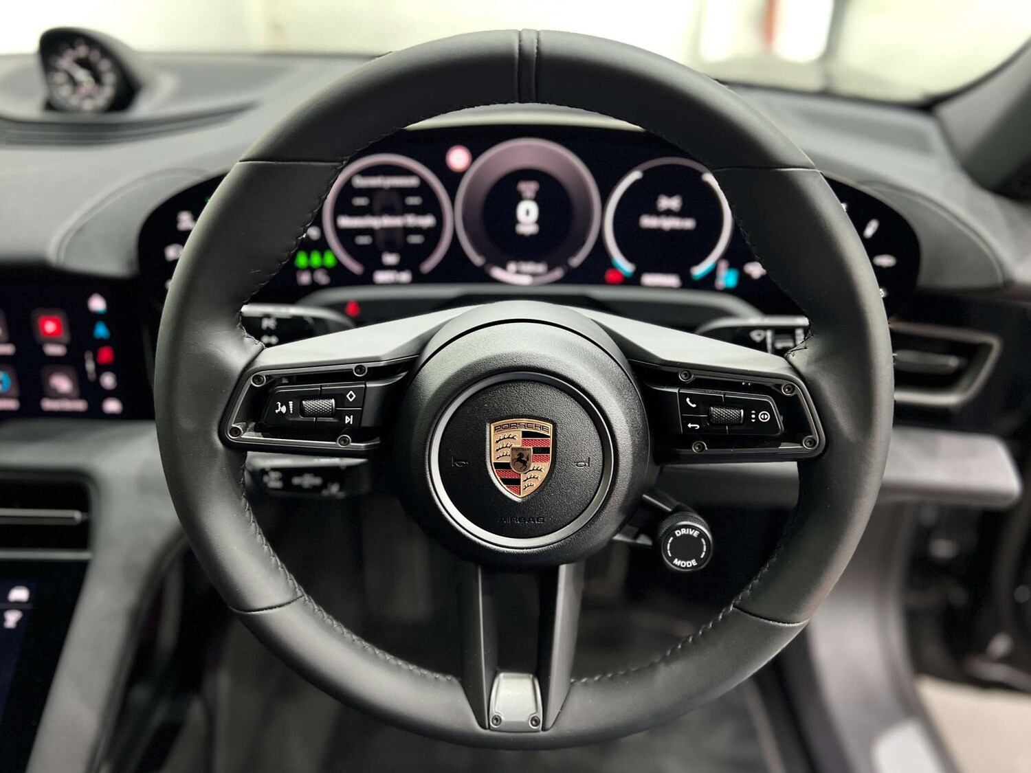 Used Porsche Taycan 2024 for sale - 76220583: Photo 23