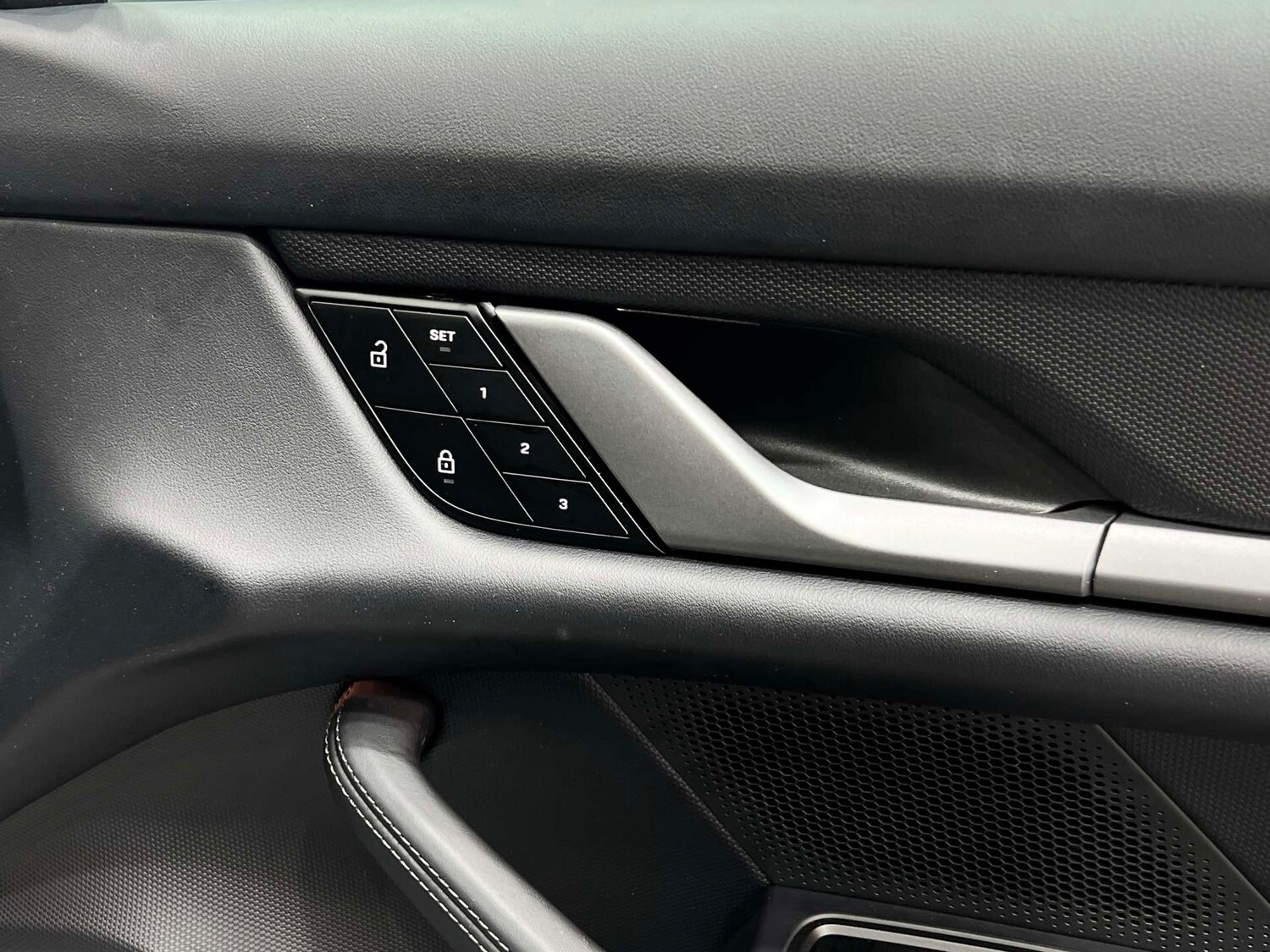 Used Porsche Taycan 2024 for sale - 76220583: Photo 38