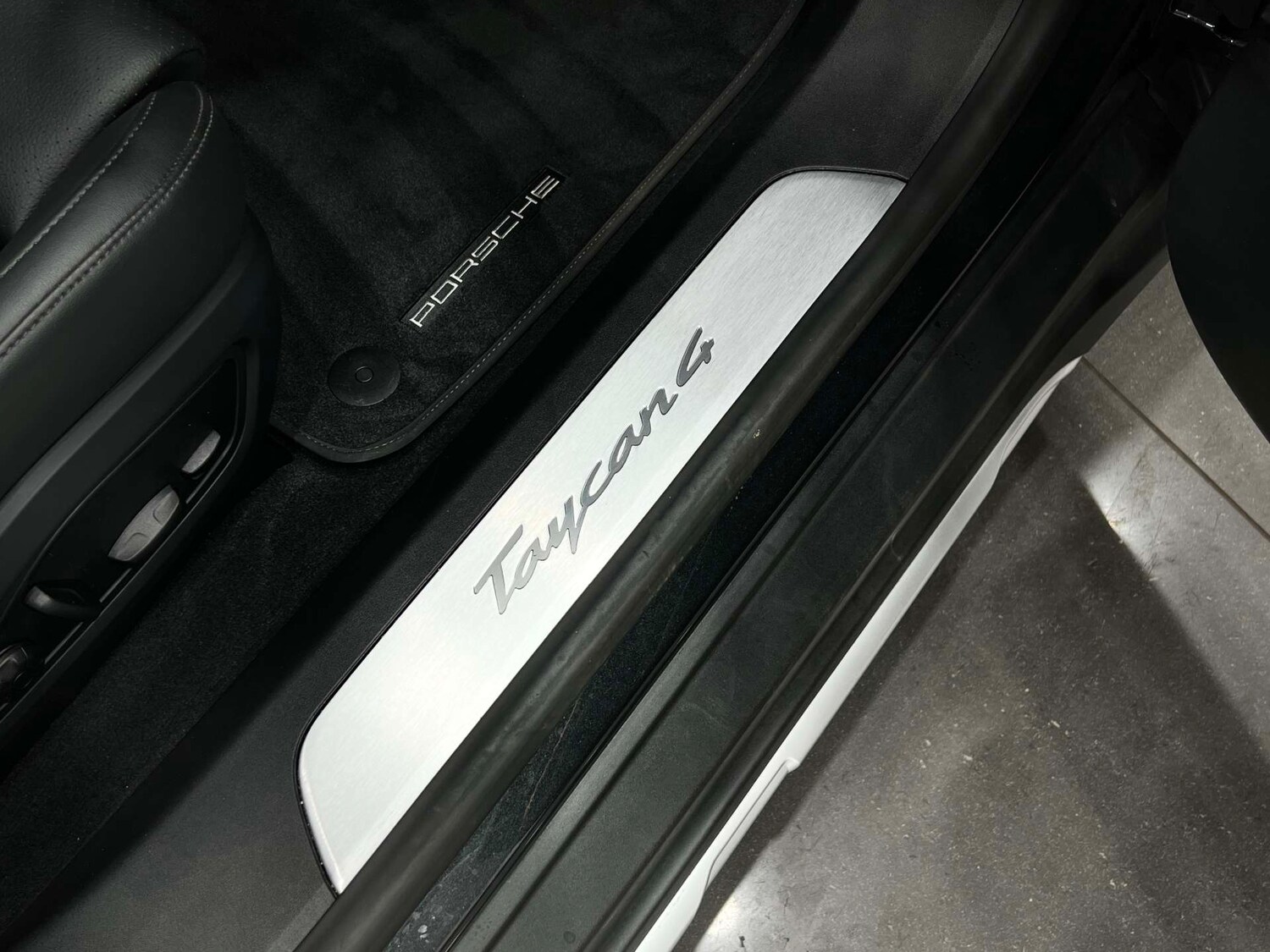 Used Porsche Taycan 2024 for sale - 76220583: Photo 42