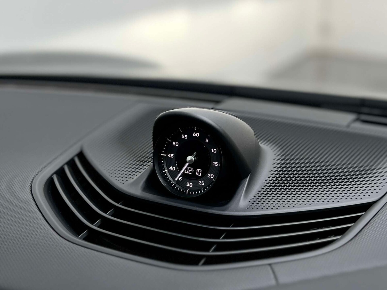 Used Porsche Taycan 2024 for sale - 76220583: Photo 45