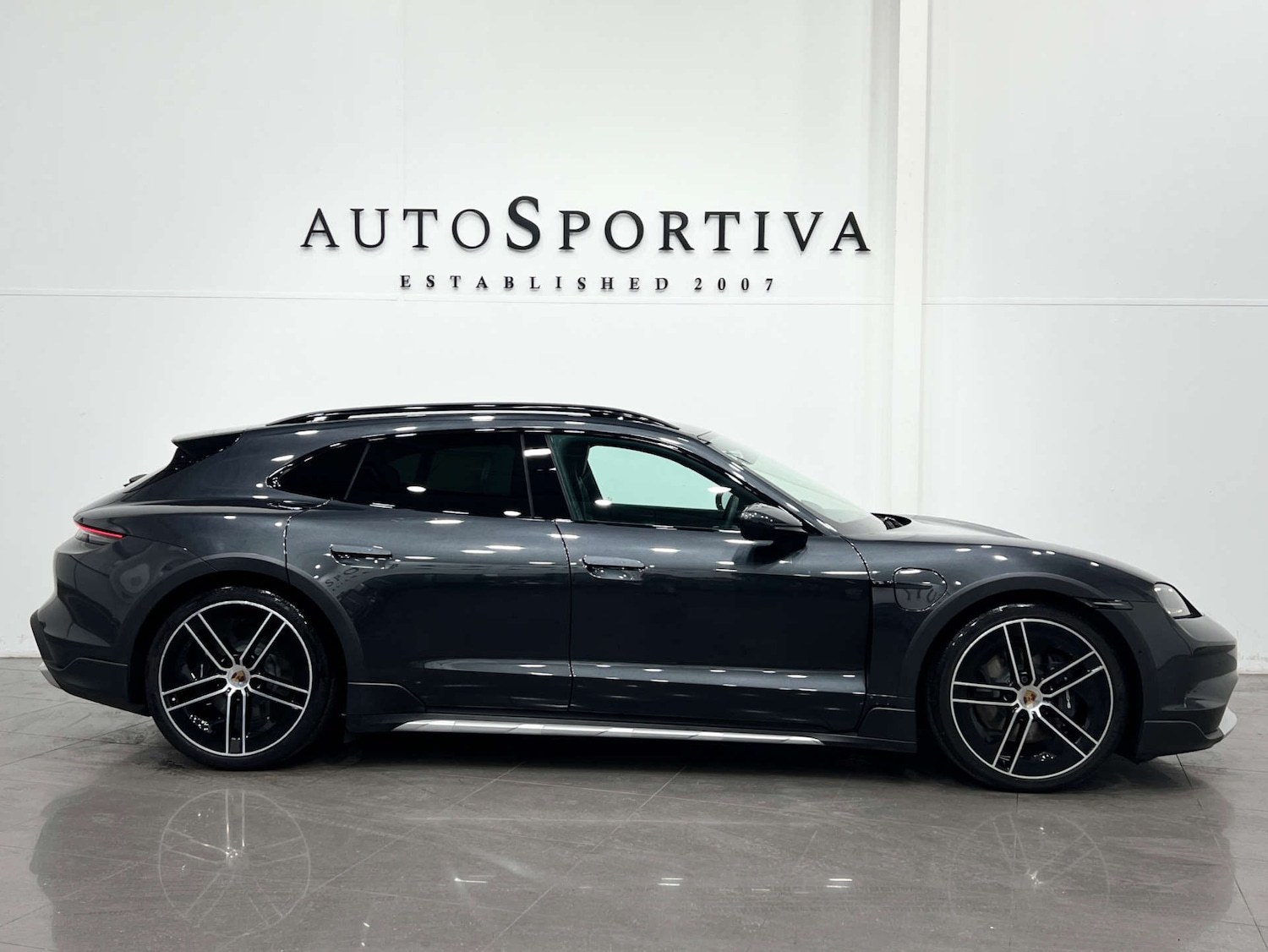 Used Porsche Taycan 2024 for sale - 76220583: Photo 6