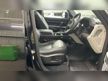 Used Land Rover Defender 2022 for sale - 78941381: Photo