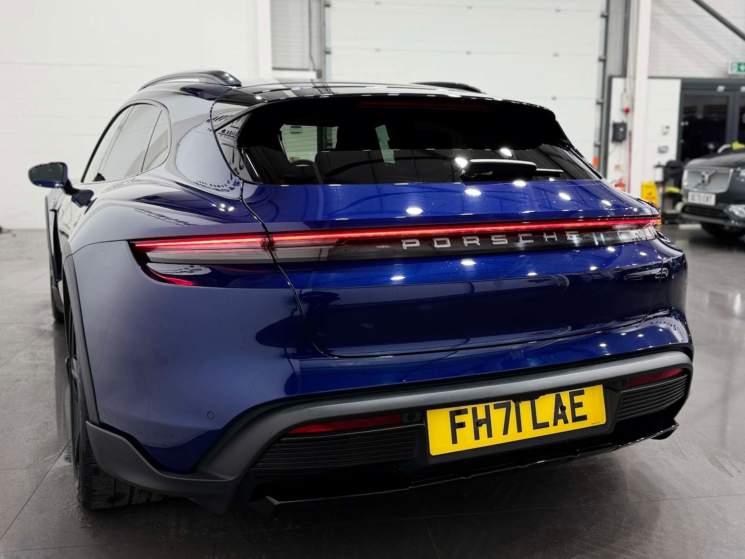 Used Porsche Taycan 2021 for sale - 76830947: Photo 11