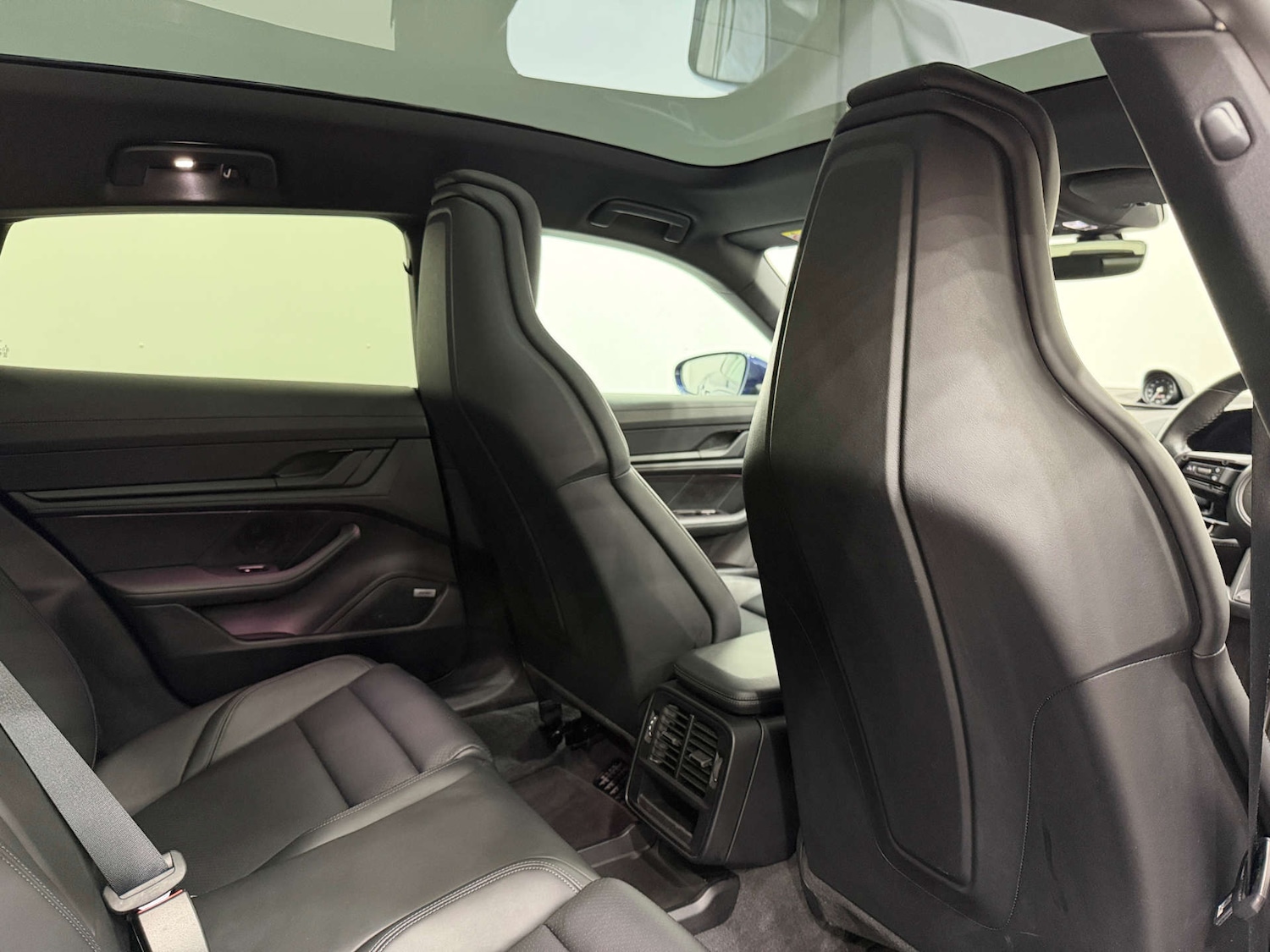 Used Porsche Taycan 2021 for sale - 76830947: Photo 18