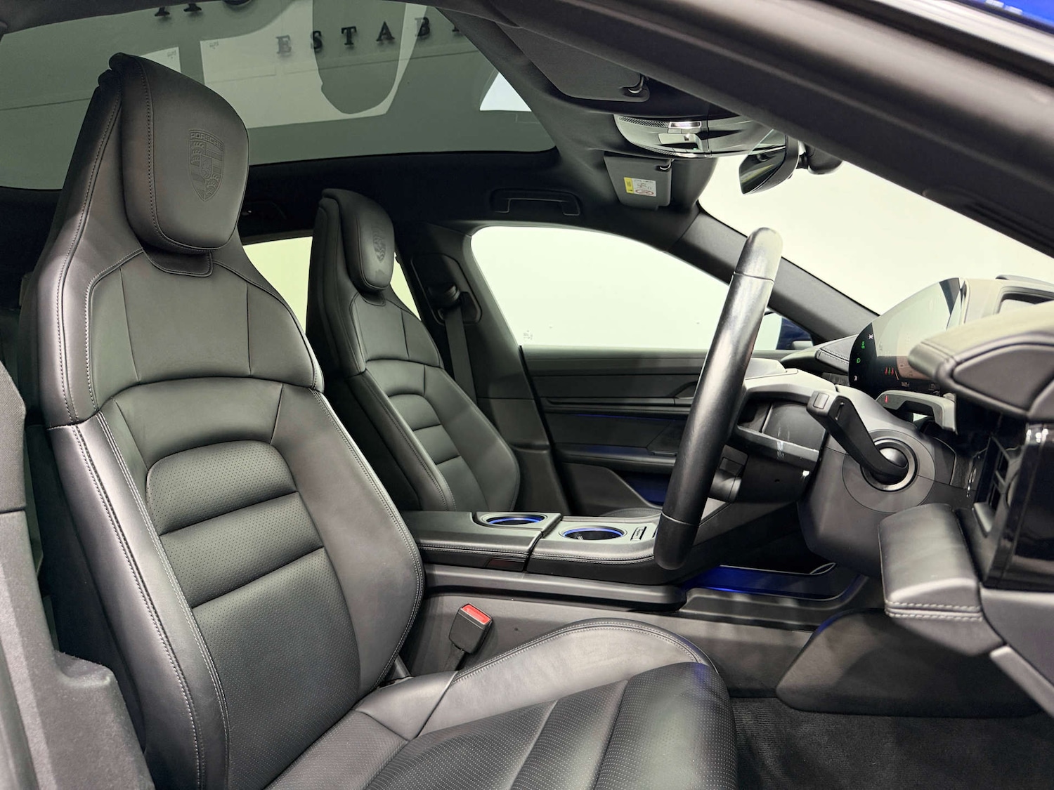 Used Porsche Taycan 2021 for sale - 76830947: Photo 2