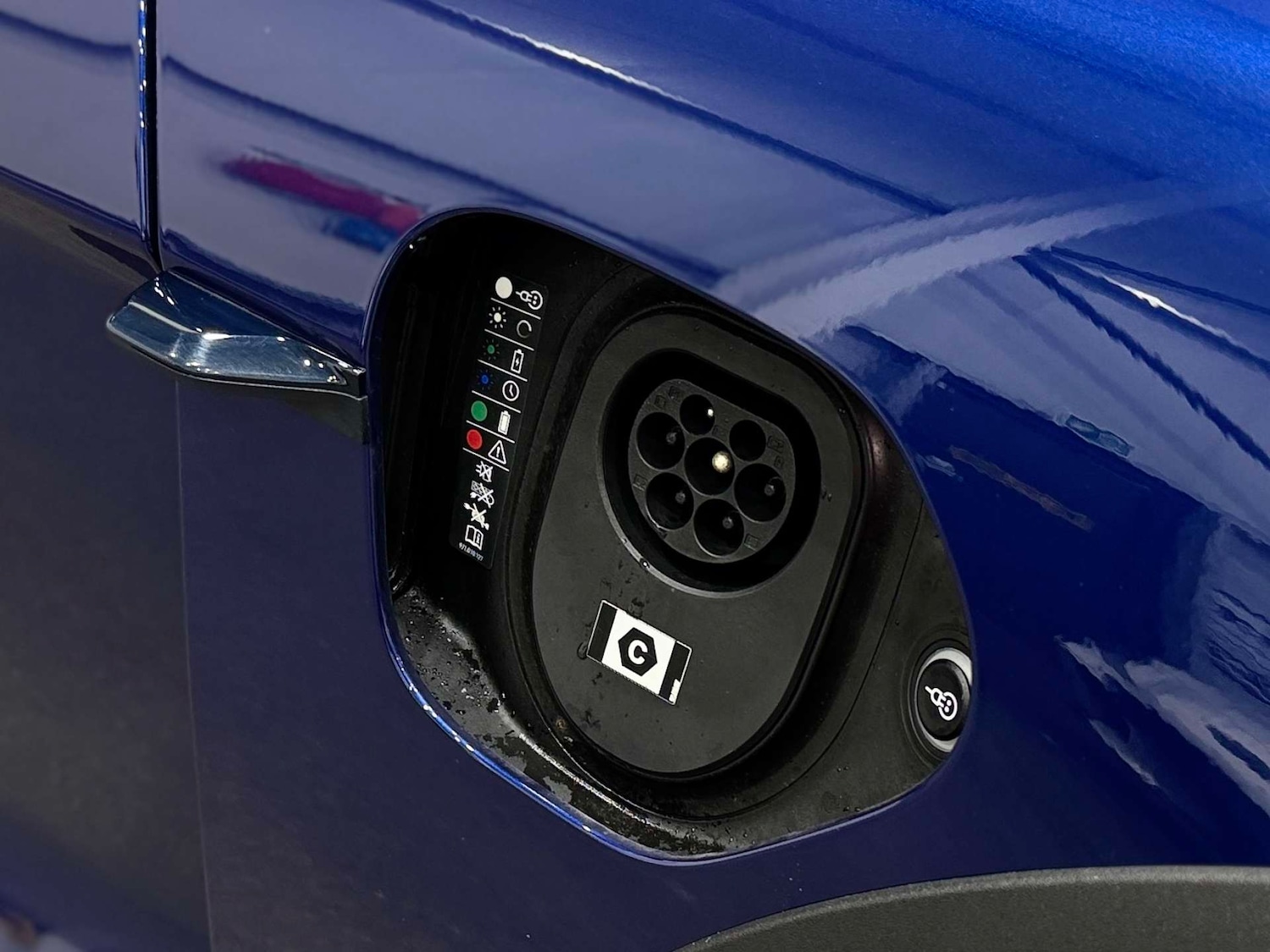 Used Porsche Taycan 2021 for sale - 76830947: Photo 31