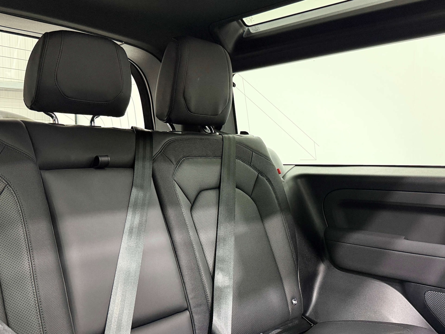 Used Land Rover Defender 2022 for sale - 77833921: Photo 17