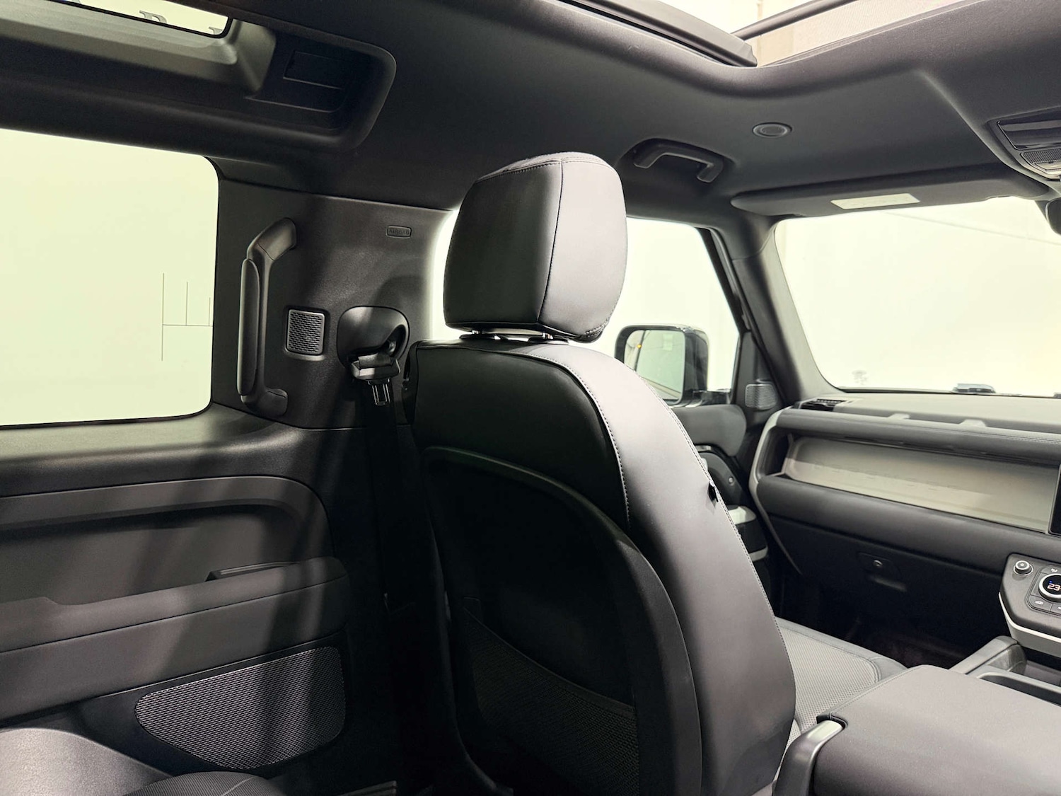 Used Land Rover Defender 2022 for sale - 77833921: Photo 18