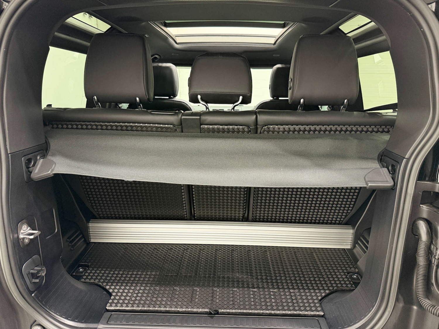 Used Land Rover Defender 2022 for sale - 77833921: Photo 29