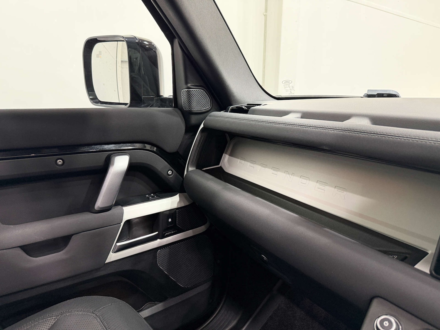 Used Land Rover Defender 2022 for sale - 77833921: Photo 37