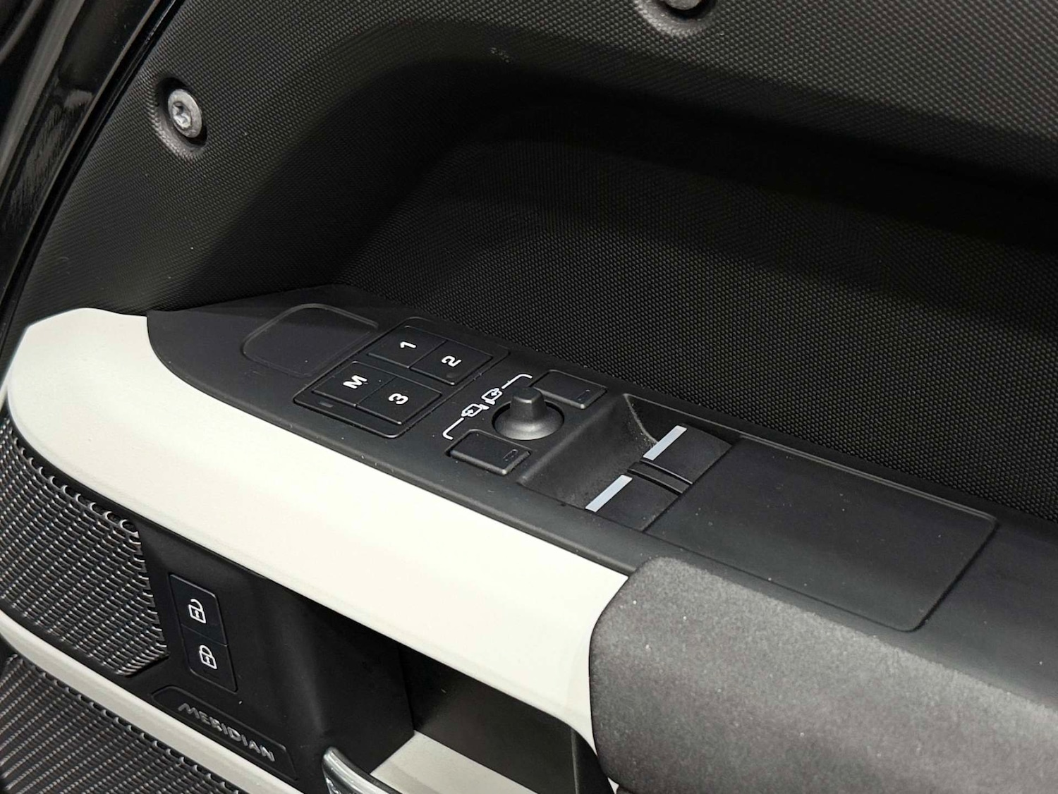 Used Land Rover Defender 2022 for sale - 77833921: Photo 40