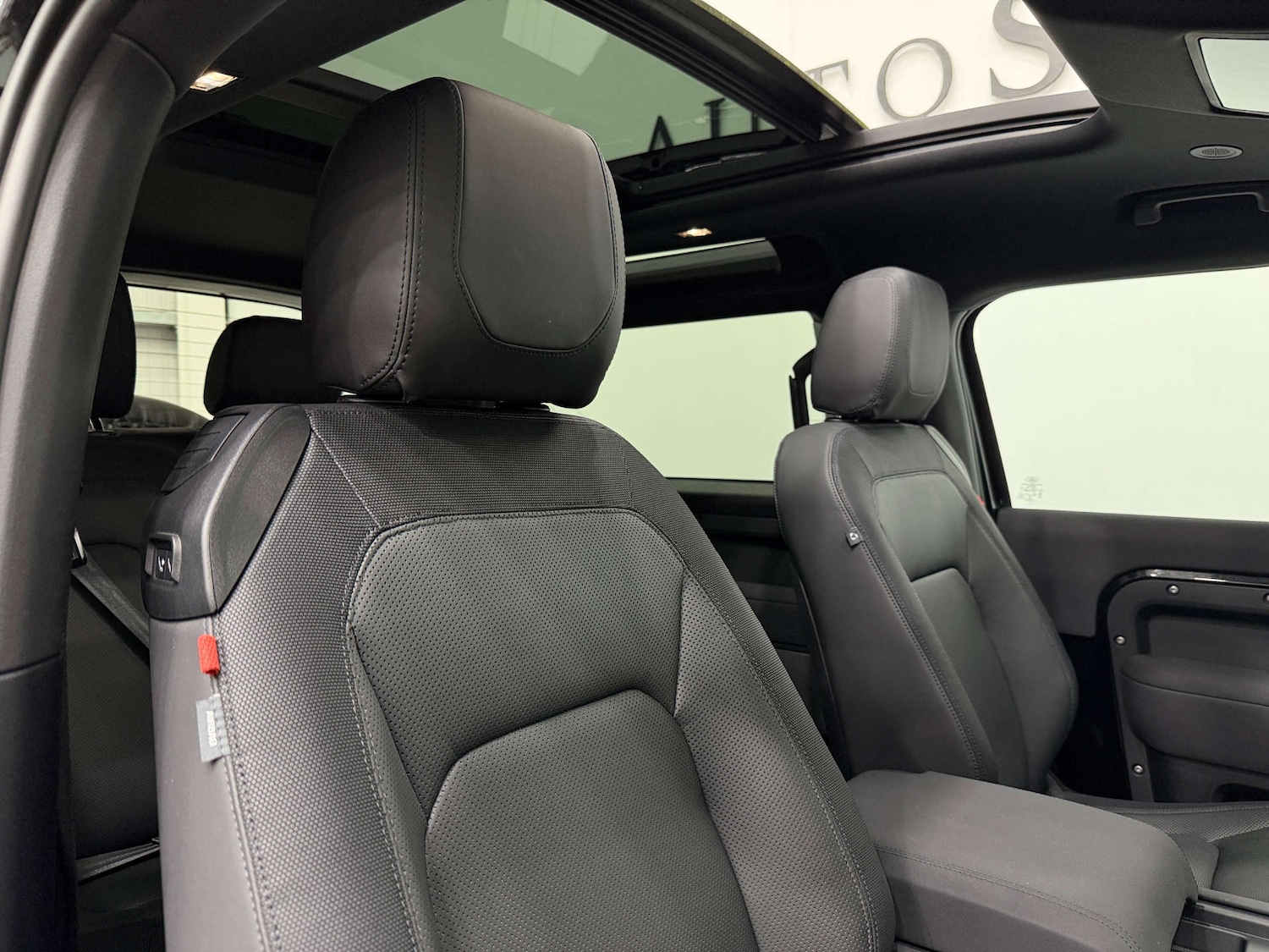 Used Land Rover Defender 2022 for sale - 77833921: Photo 42