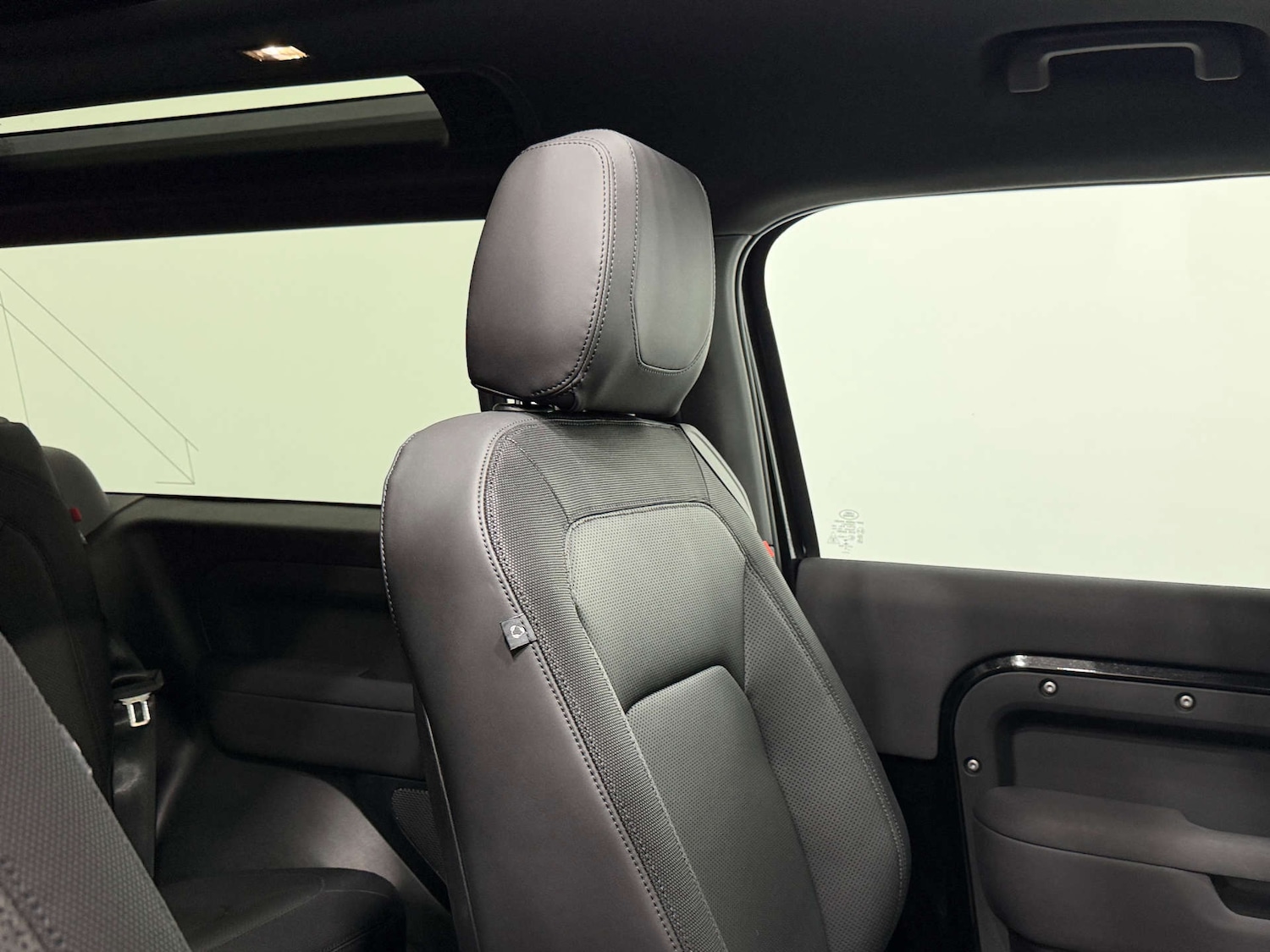 Used Land Rover Defender 2022 for sale - 77833921: Photo 43