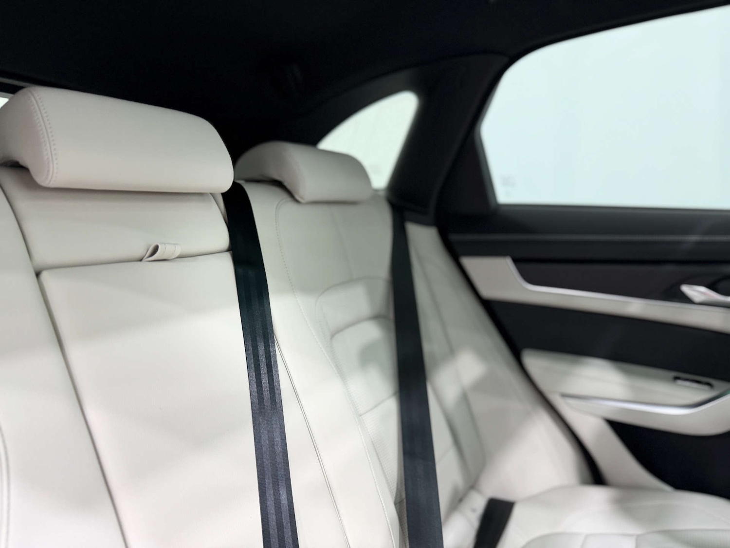 Used Jaguar F-Pace 2023 for sale - 77833931: Photo 16