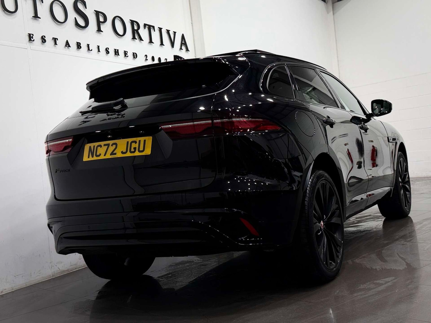 Used Jaguar F-Pace 2023 for sale - 77833931: Photo 29