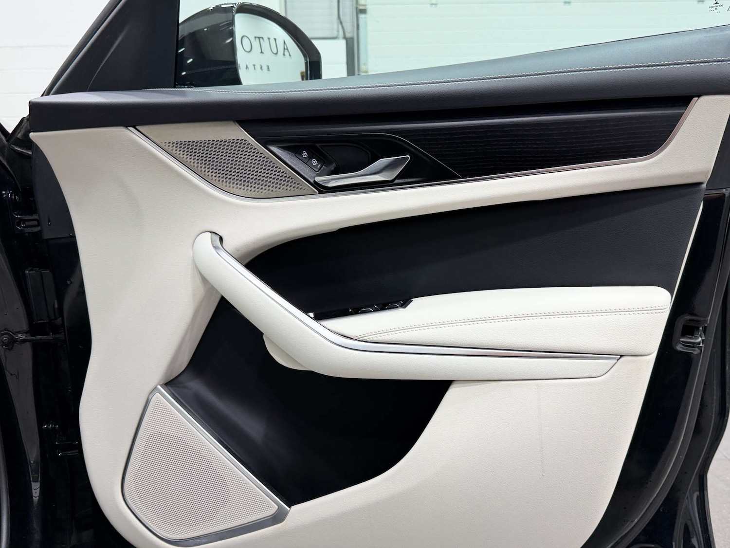 Used Jaguar F-Pace 2023 for sale - 77833931: Photo 35