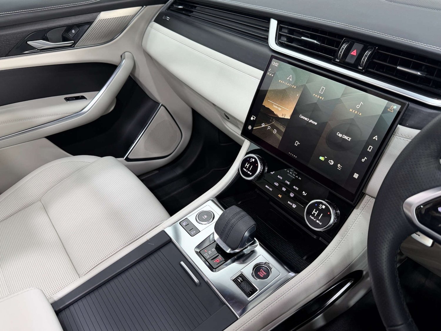 Used Jaguar F-Pace 2023 for sale - 77833931: Photo 38