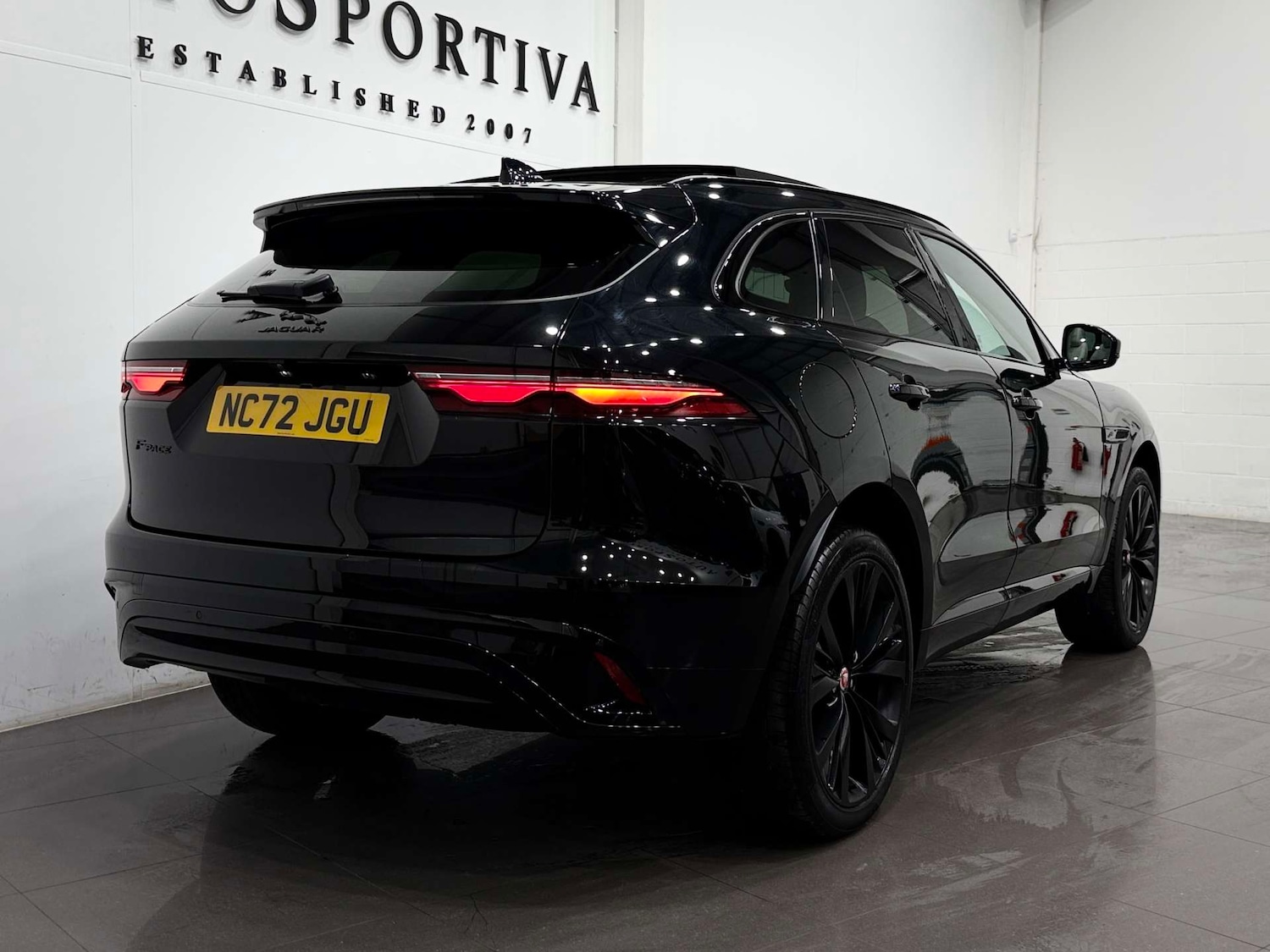 Used Jaguar F-Pace 2023 for sale - 77833931: Photo 6