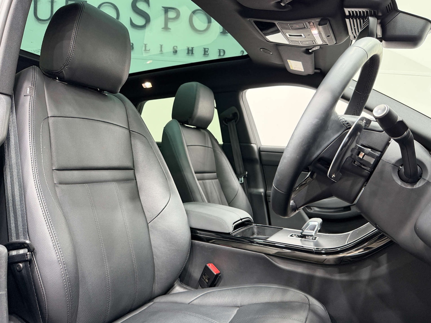 Used Land Rover Range Rover Evoque 2023 for sale - 77833852: Photo 2