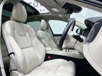 Used Volvo XC60 2022 for sale - 75045073: Photo