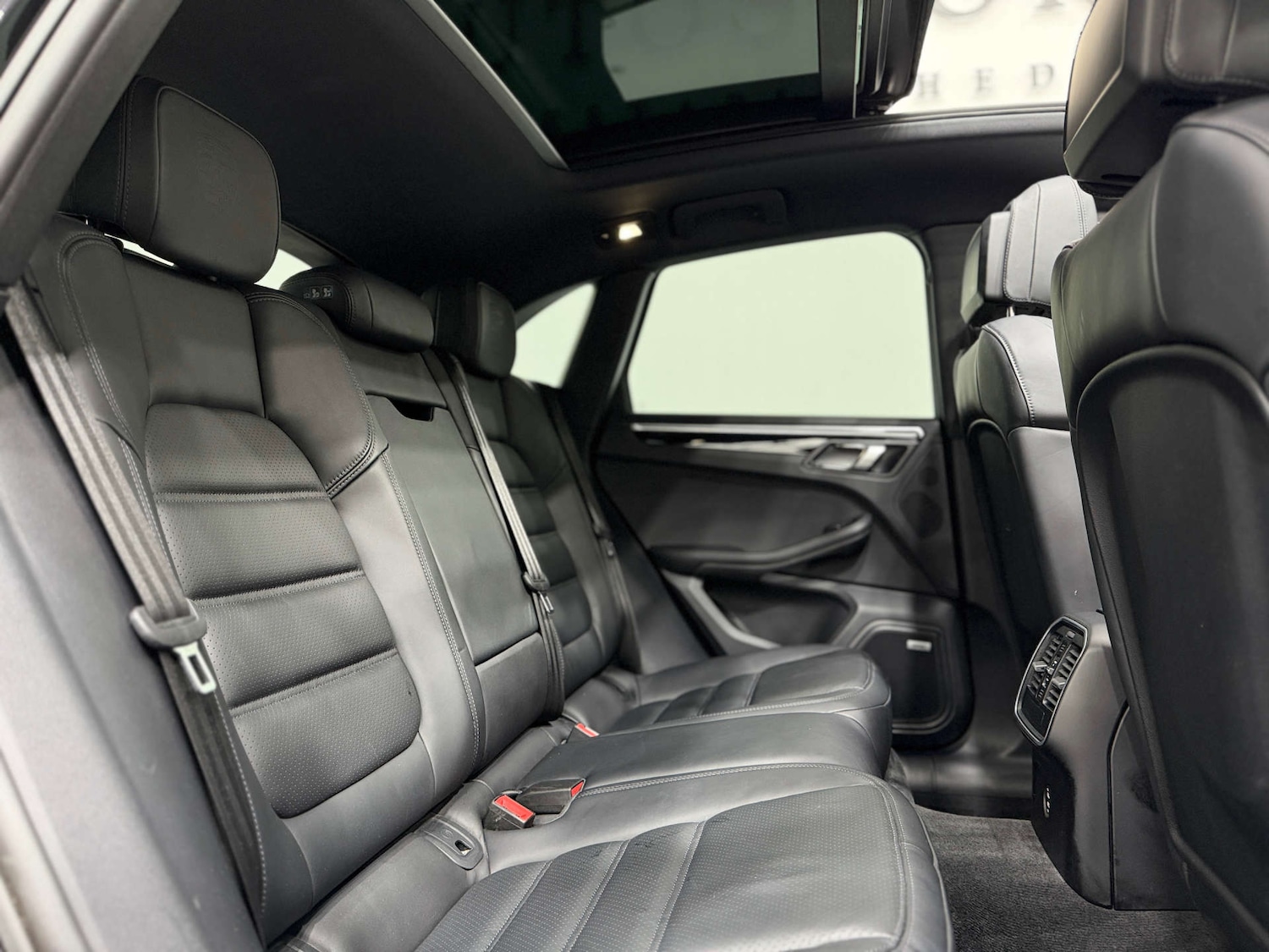 Used Porsche Macan 2023 for sale - 77833879: Photo 16