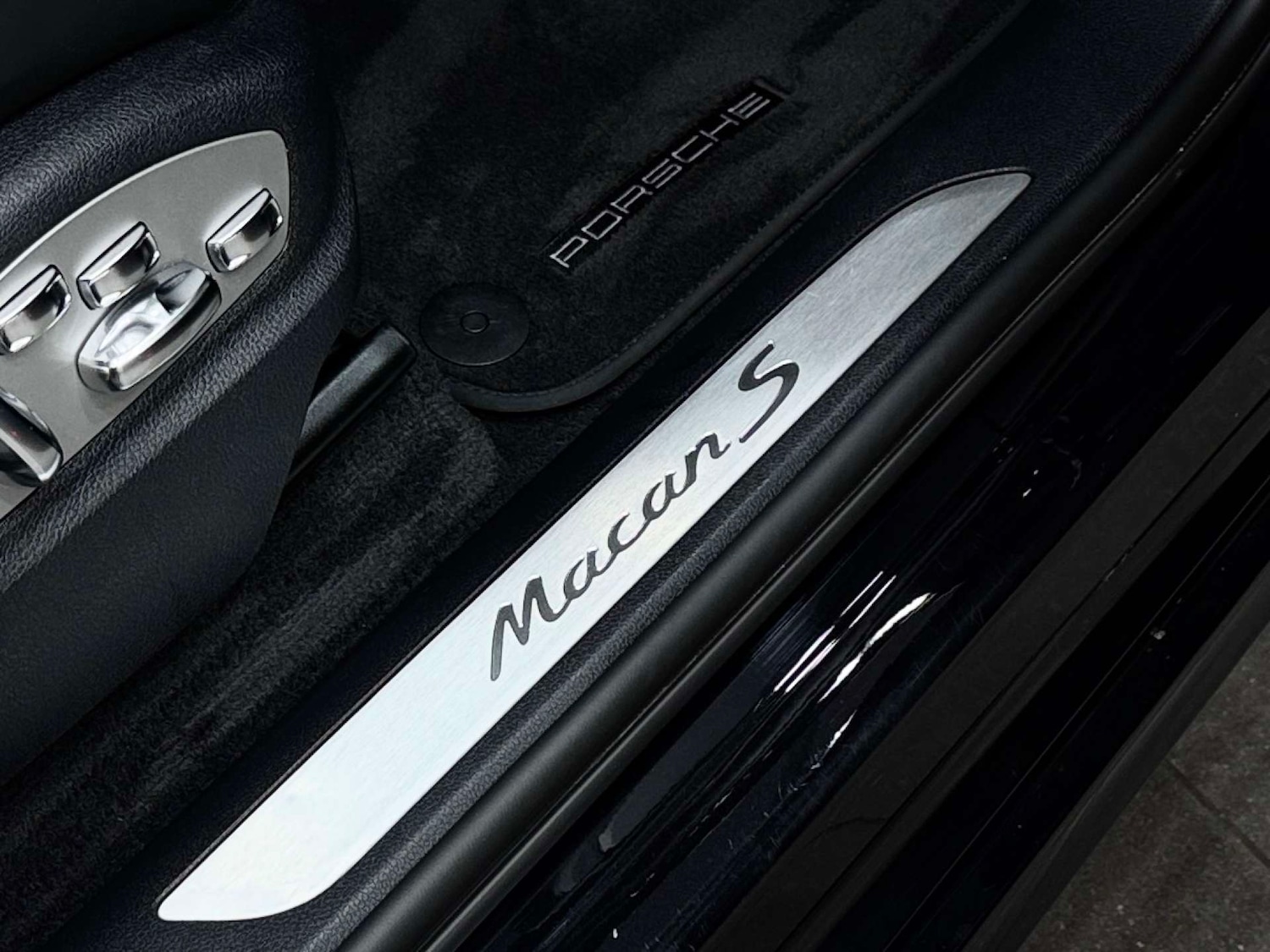 Used Porsche Macan 2023 for sale - 77833879: Photo 40