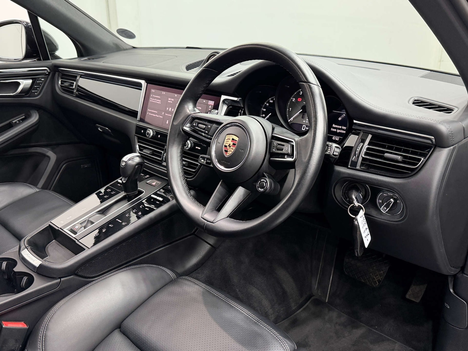 Used Porsche Macan 2023 for sale - 77833879: Photo 45