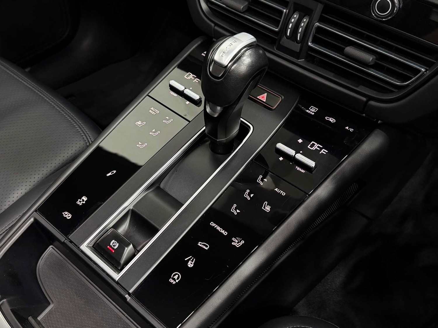 Used Porsche Macan 2023 for sale - 77833879: Photo 52