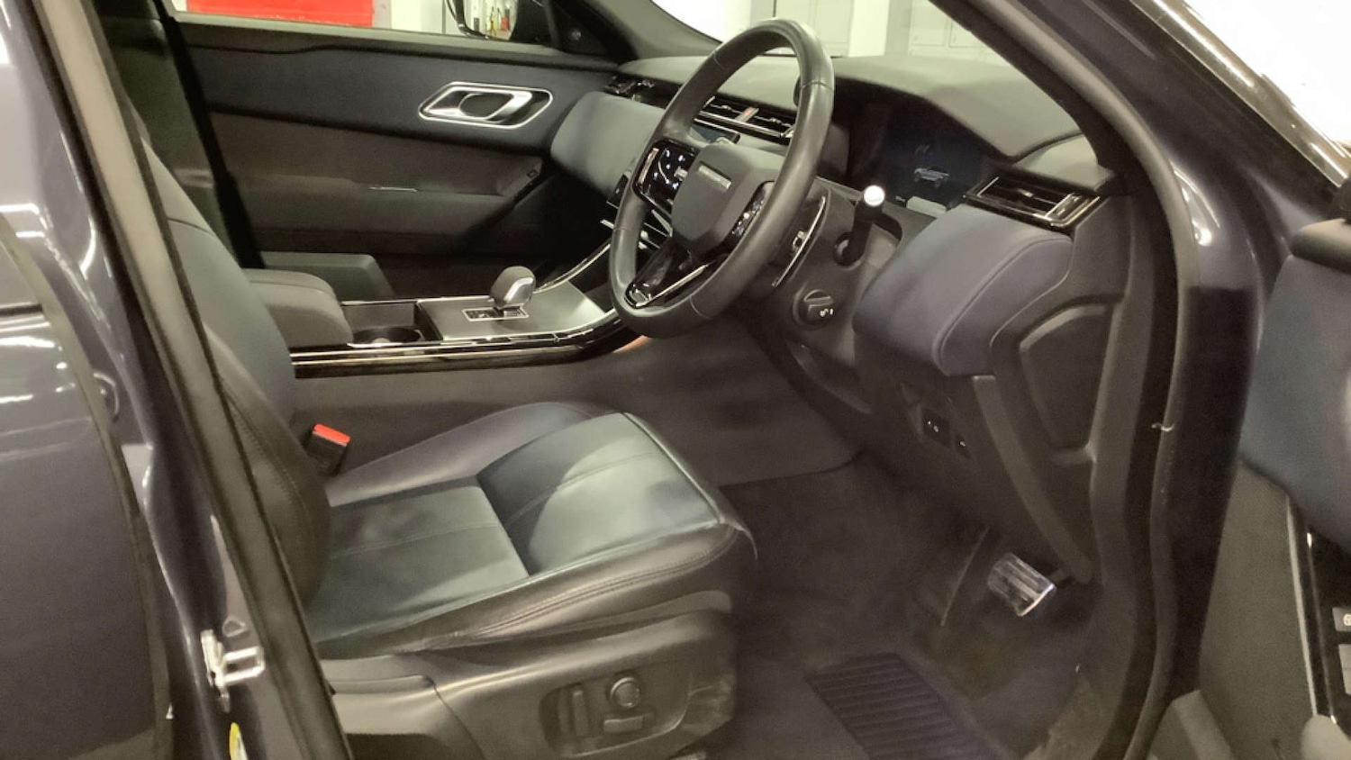 Used Land Rover Range Rover Velar 2023 for sale - 77022482: Photo 3