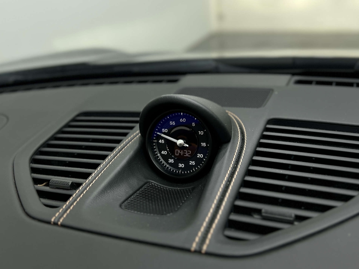 Used Porsche 911 2023 for sale - 76412625: Photo 44