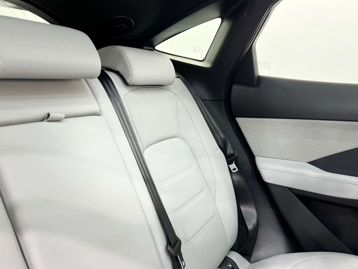 Used Jaguar E-Pace 2022 for sale - 76232952: Photo 16