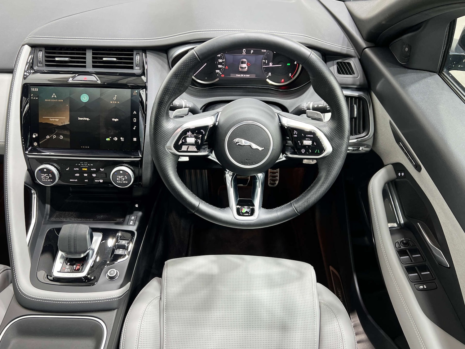 Used Jaguar E-Pace 2022 for sale - 76232952: Photo 22