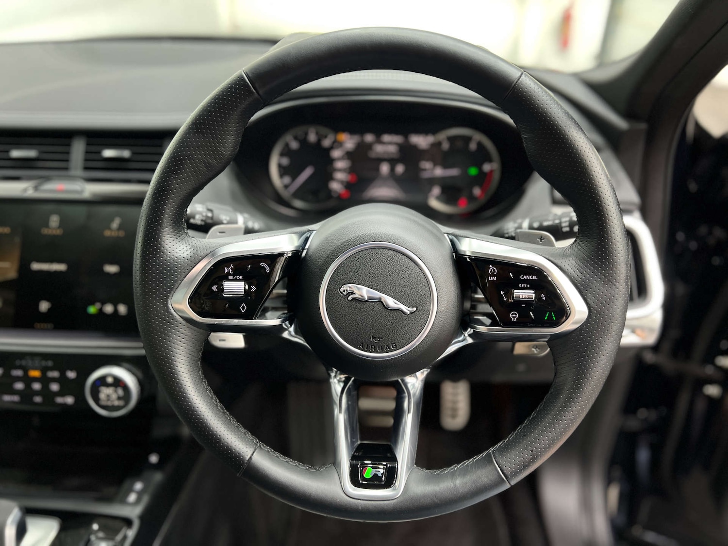 Used Jaguar E-Pace 2022 for sale - 76232952: Photo 23