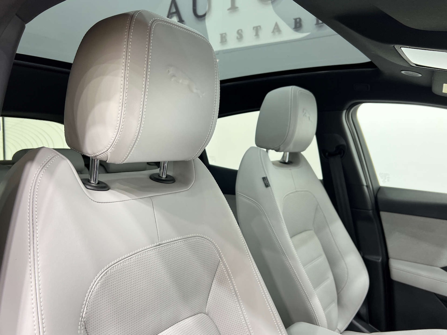 Used Jaguar E-Pace 2022 for sale - 76232952: Photo 35