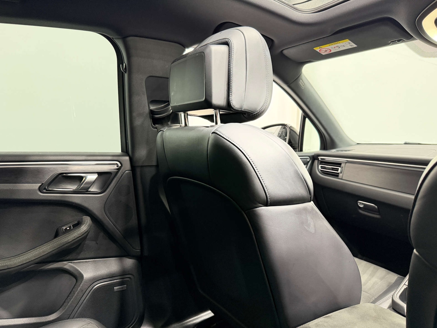 Used Porsche Macan 2022 for sale - 77833869: Photo 20