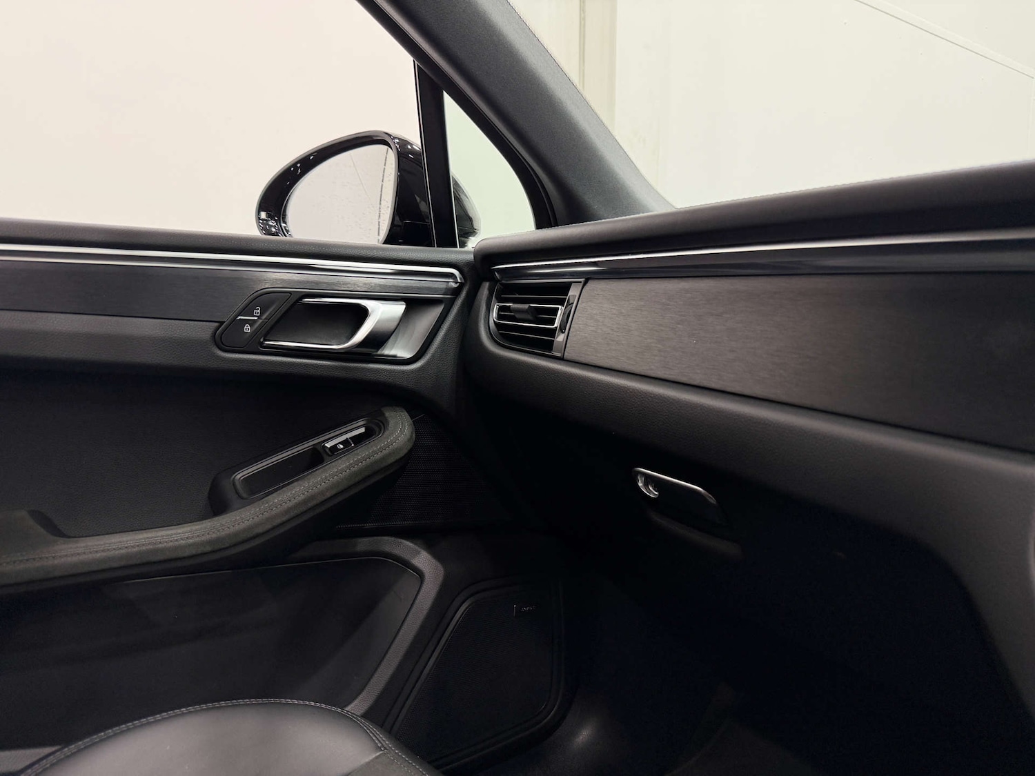 Used Porsche Macan 2022 for sale - 77833869: Photo 38