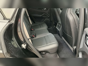 Used Porsche Cayenne 2023 for sale - 78656128: Photo
