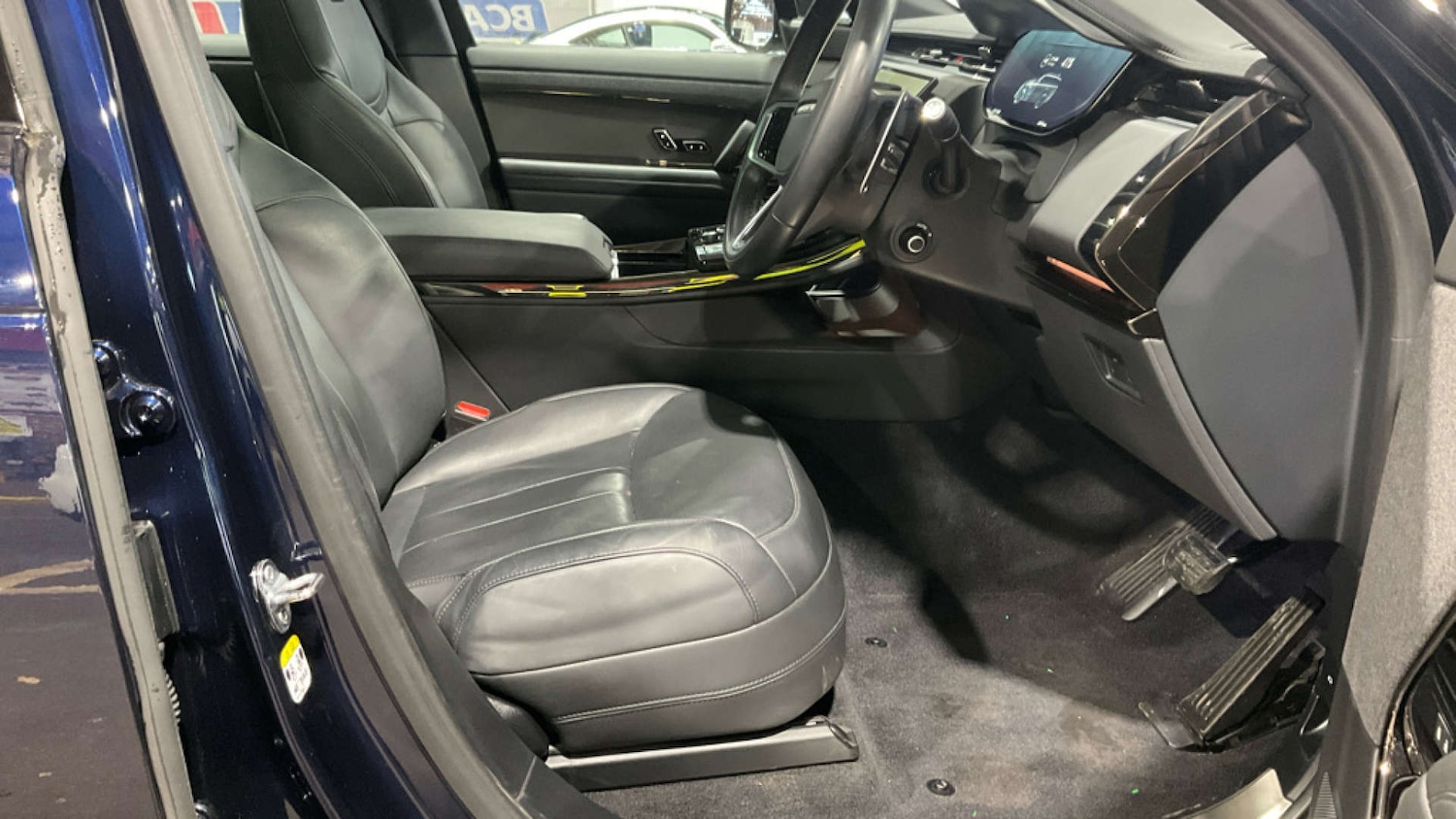 Used Land Rover Range Rover Sport 2023 for sale - 77211855: Photo 2