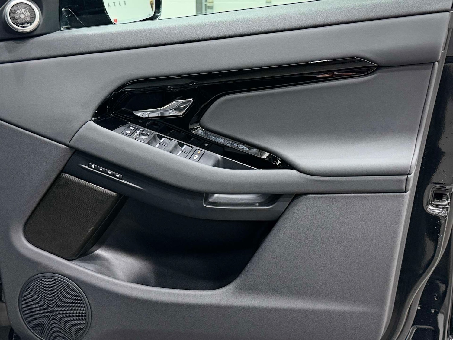 Used Land Rover Range Rover Evoque 2025 for sale - 77224820: Photo 35