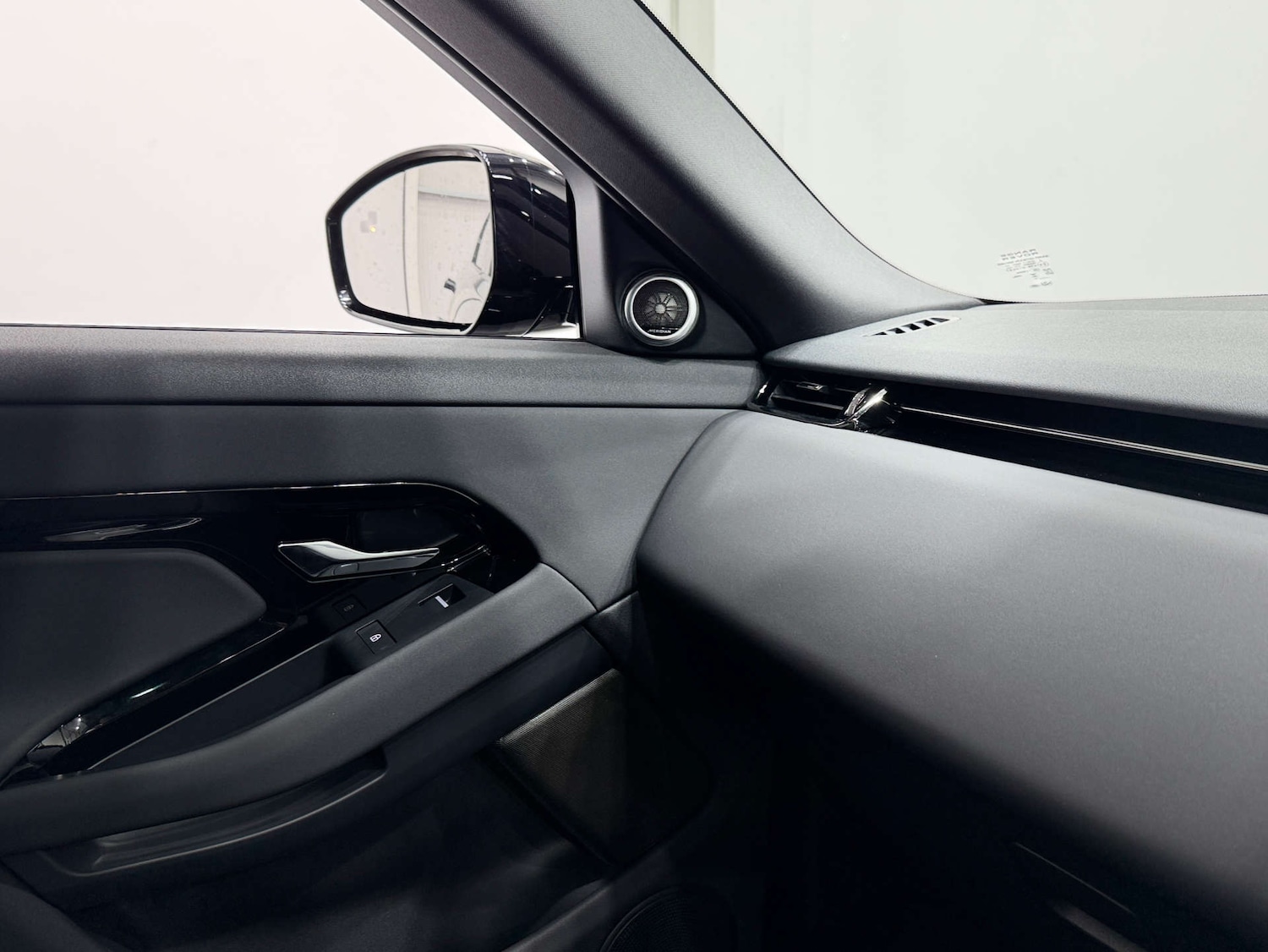 Used Land Rover Range Rover Evoque 2025 for sale - 77224820: Photo 36